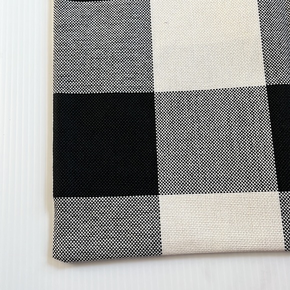 Baby plum 18” x 18” pillow covers set of 2 NEW! - Picture 2 of 4